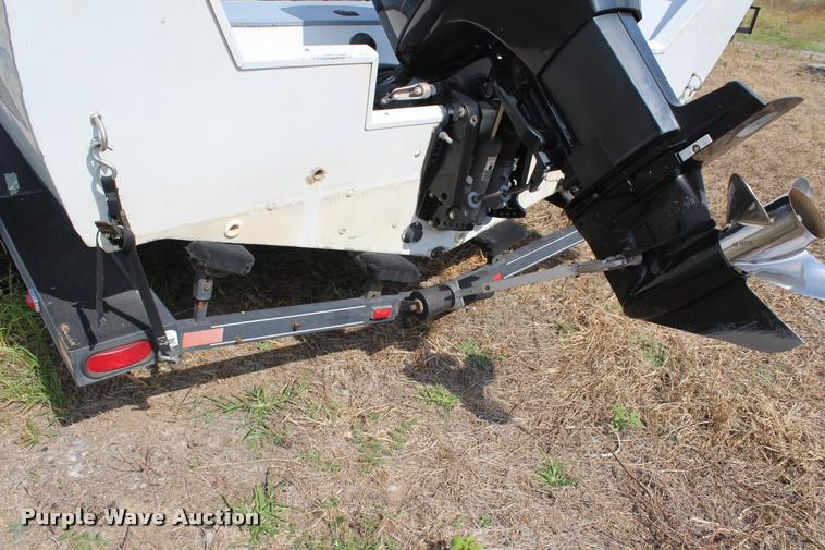 image for item AQ9585 1996 Ranger Cherokee 238 v-bottom boat