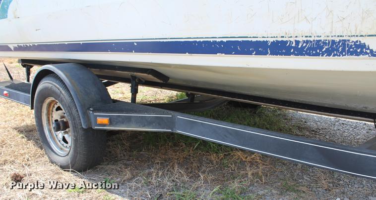image for item AQ9585 1996 Ranger Cherokee 238 v-bottom boat