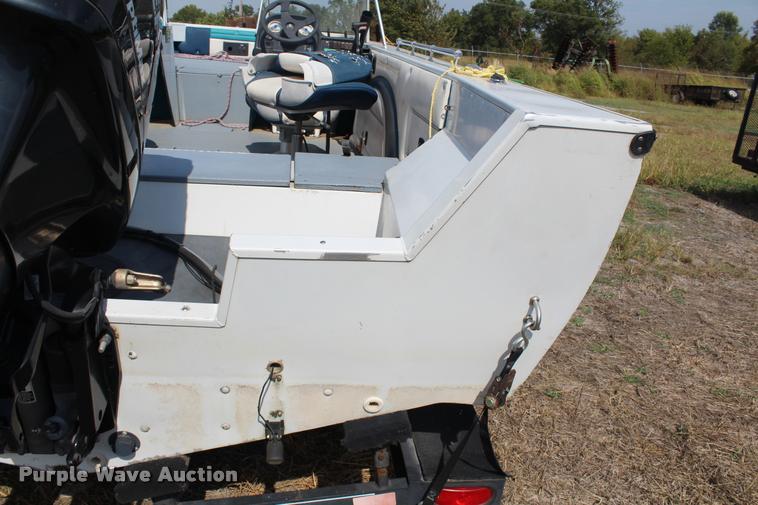 image for item AQ9585 1996 Ranger Cherokee 238 v-bottom boat