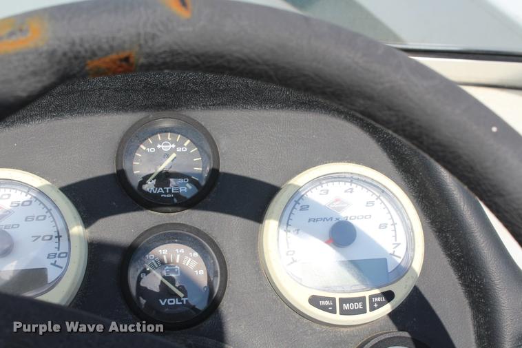 image for item AQ9585 1996 Ranger Cherokee 238 v-bottom boat