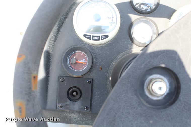 image for item AQ9585 1996 Ranger Cherokee 238 v-bottom boat