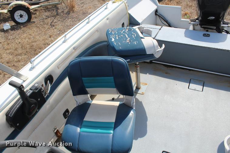 image for item AQ9585 1996 Ranger Cherokee 238 v-bottom boat