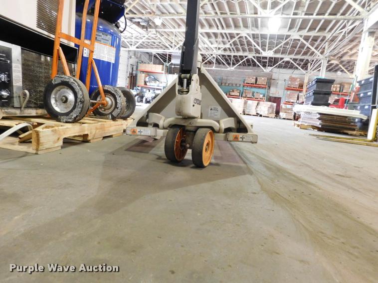 image for item CD9259 Air compressors and tools