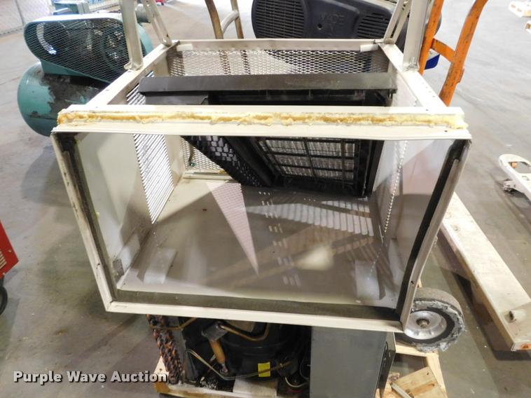 image for item CD9259 Air compressors and tools