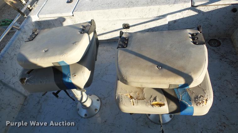 image for item DA8894 2005 Blue Wave 190 Classic boat