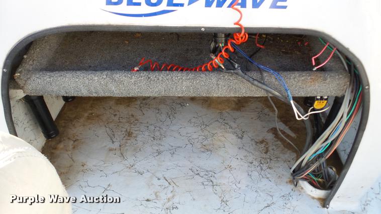 image for item DA8894 2005 Blue Wave 190 Classic boat