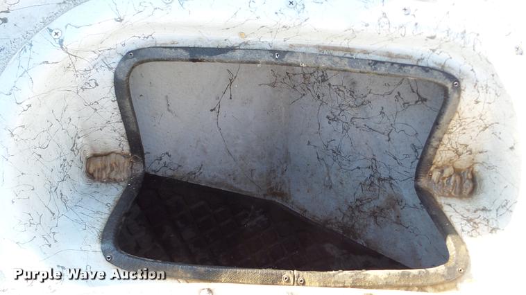 image for item DA8894 2005 Blue Wave 190 Classic boat