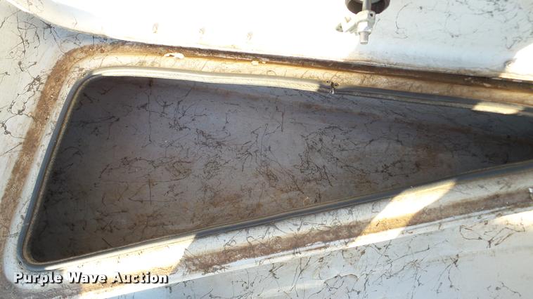 image for item DA8894 2005 Blue Wave 190 Classic boat