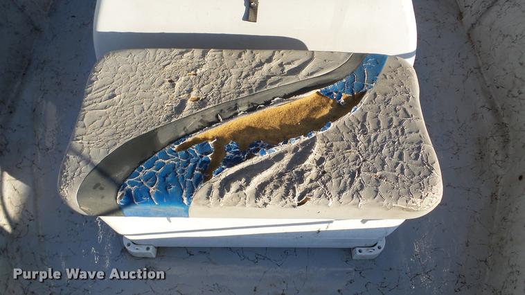 image for item DA8894 2005 Blue Wave 190 Classic boat