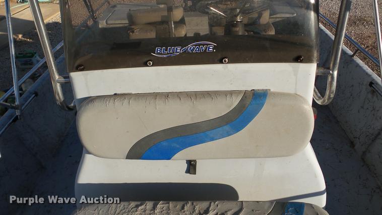 image for item DA8894 2005 Blue Wave 190 Classic boat