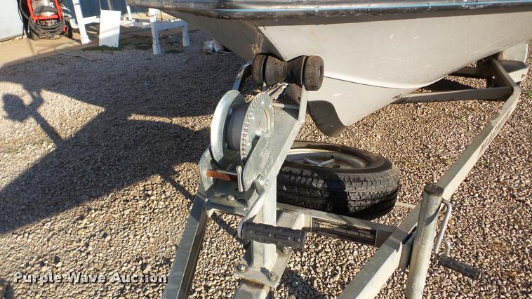 image for item DA8894 2005 Blue Wave 190 Classic boat