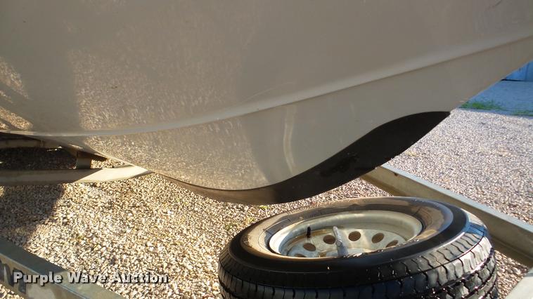 image for item DA8894 2005 Blue Wave 190 Classic boat