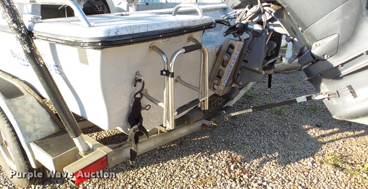 image for item DA8894 2005 Blue Wave 190 Classic boat