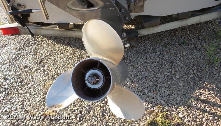 image for item DA8894 2005 Blue Wave 190 Classic boat