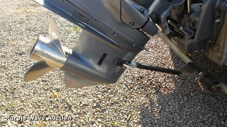 image for item DA8894 2005 Blue Wave 190 Classic boat