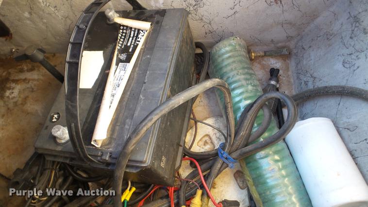 image for item DA8894 2005 Blue Wave 190 Classic boat