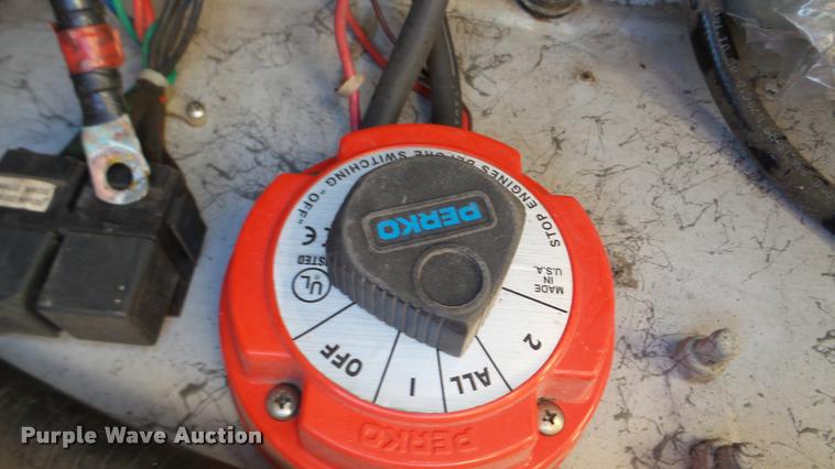 image for item DA8894 2005 Blue Wave 190 Classic boat