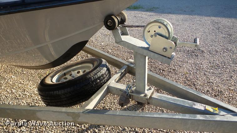 image for item DA8894 2005 Blue Wave 190 Classic boat