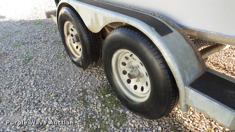 image for item DA8894 2005 Blue Wave 190 Classic boat