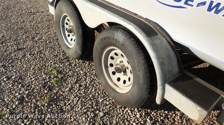 image for item DA8894 2005 Blue Wave 190 Classic boat