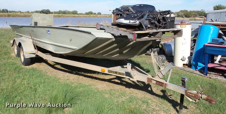 image for item DA8898 2004 Grizzly Tracker 2072 boat