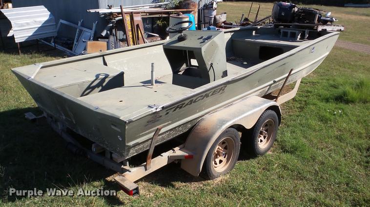 image for item DA8898 2004 Grizzly Tracker 2072 boat