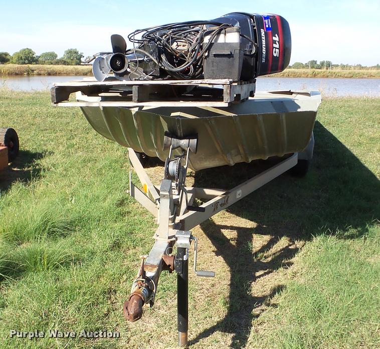 image for item DA8898 2004 Grizzly Tracker 2072 boat