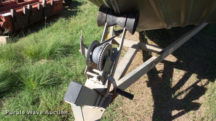 image for item DA8898 2004 Grizzly Tracker 2072 boat