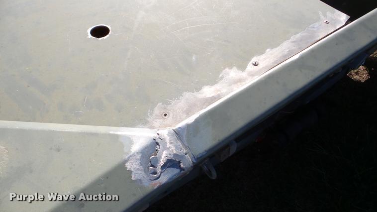 image for item DA8898 2004 Grizzly Tracker 2072 boat