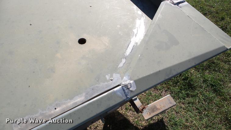 image for item DA8898 2004 Grizzly Tracker 2072 boat