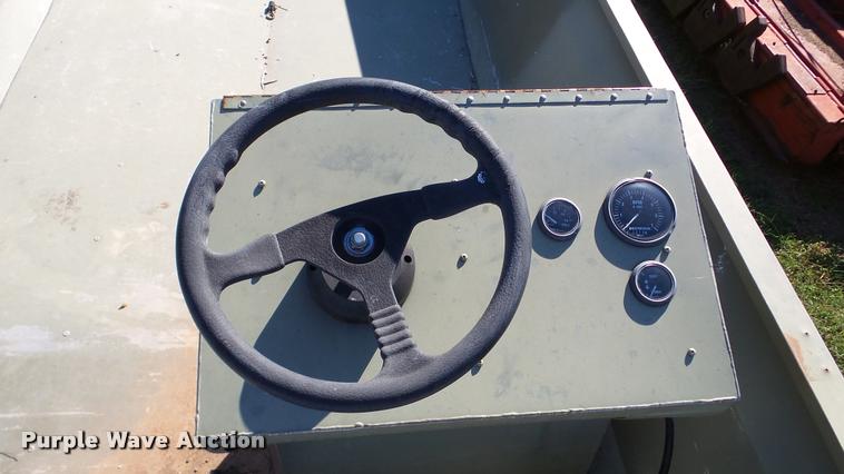 image for item DA8898 2004 Grizzly Tracker 2072 boat