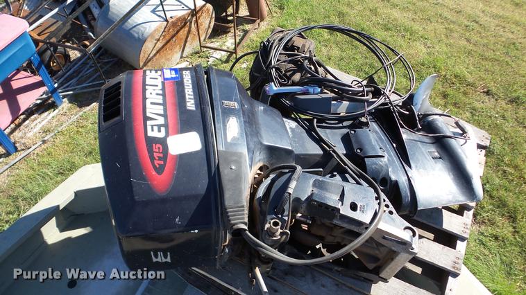 image for item DA8898 2004 Grizzly Tracker 2072 boat