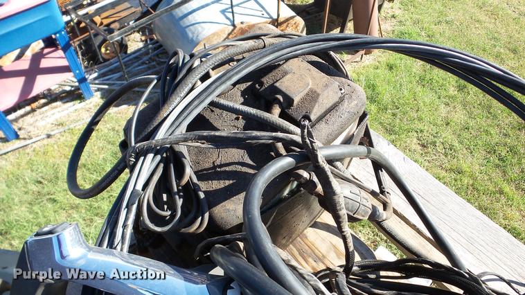 image for item DA8898 2004 Grizzly Tracker 2072 boat