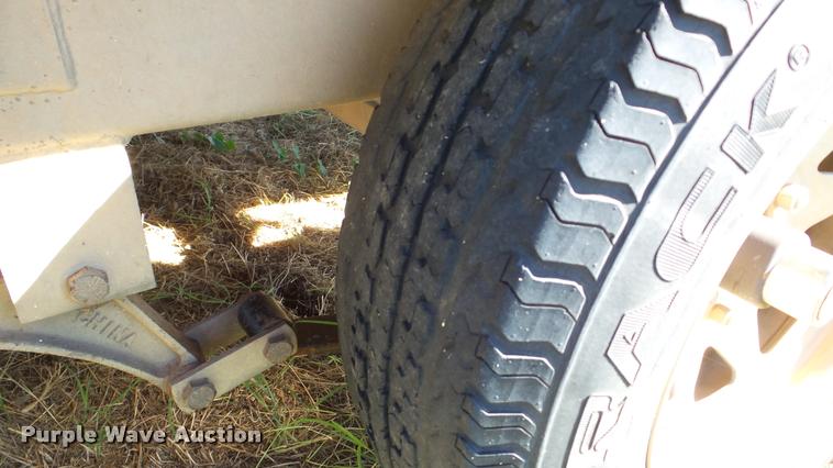 image for item DA8898 2004 Grizzly Tracker 2072 boat