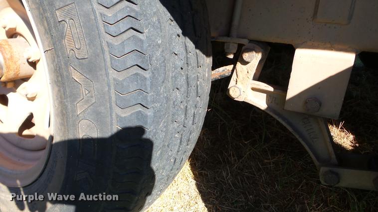 image for item DA8898 2004 Grizzly Tracker 2072 boat