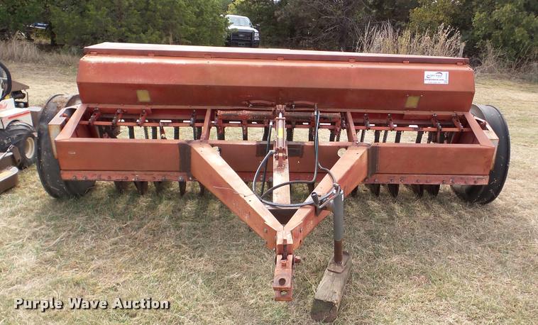 image for item DA8900 International 510 grain drill