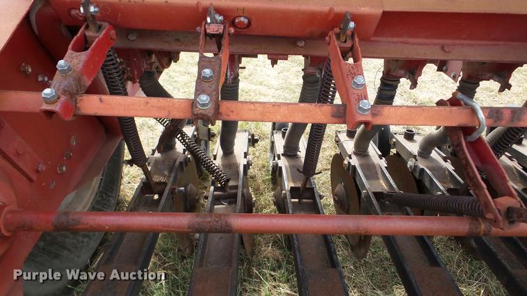 image for item DA8900 International 510 grain drill