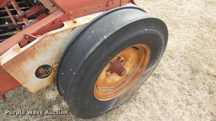 image for item DA8900 International 510 grain drill