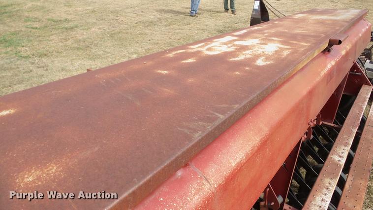 image for item DA8900 International 510 grain drill
