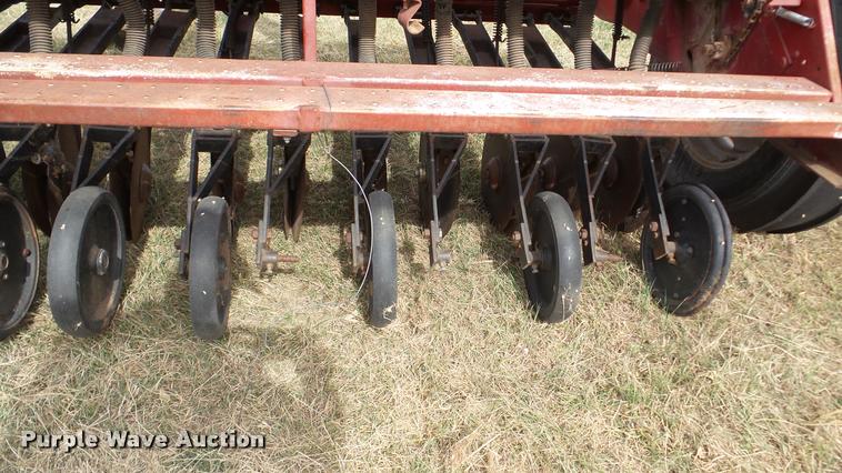 image for item DA8900 International 510 grain drill