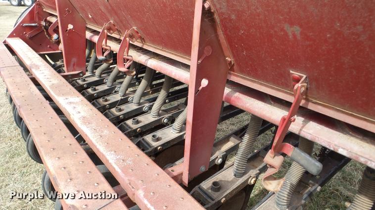 image for item DA8900 International 510 grain drill