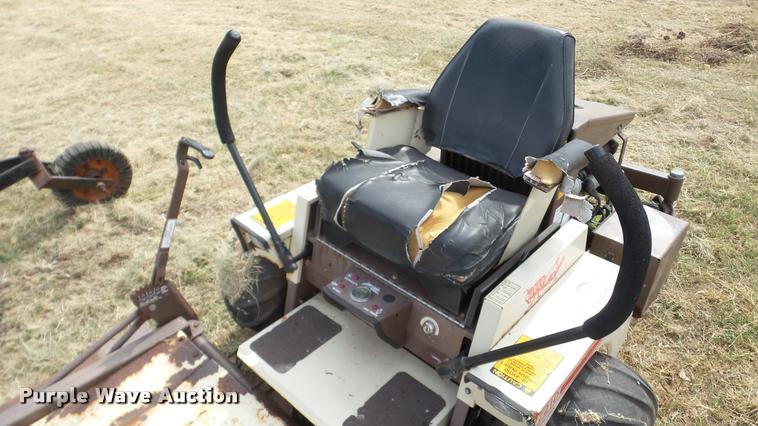image for item DA8901 Grasshopper 721D lawn mower