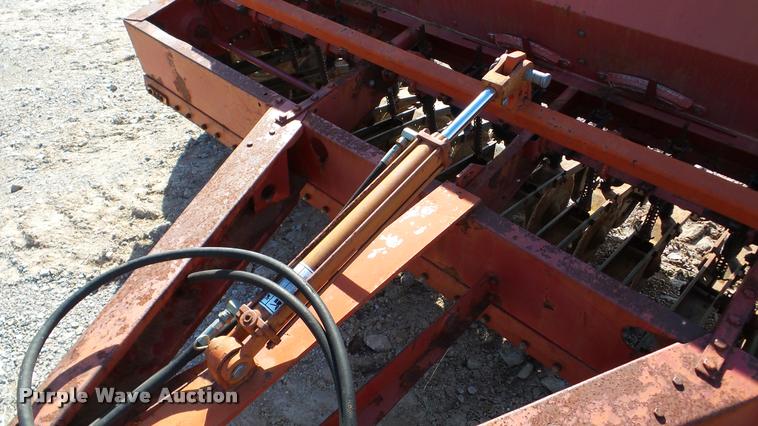 image for item DA8907 International 510 grain drill