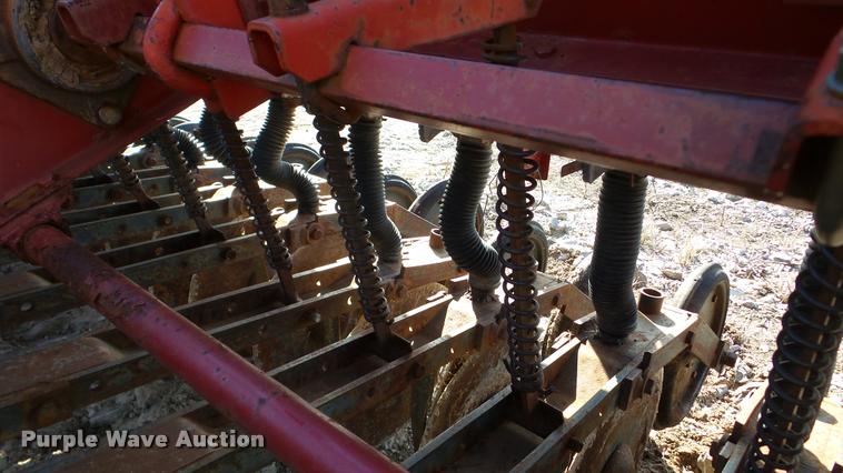 image for item DA8907 International 510 grain drill