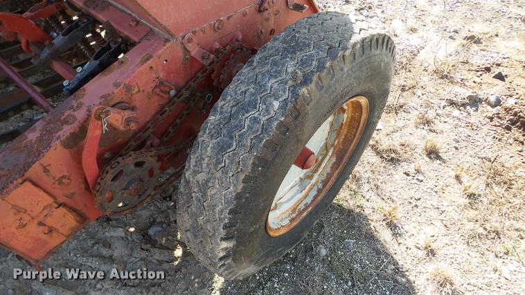 image for item DA8907 International 510 grain drill