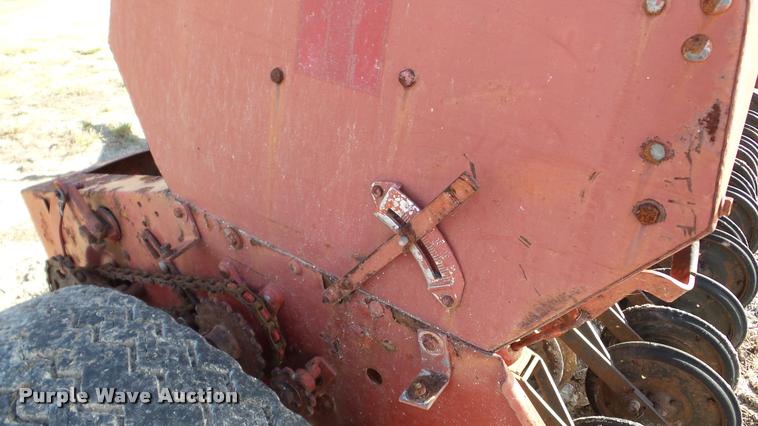 image for item DA8907 International 510 grain drill