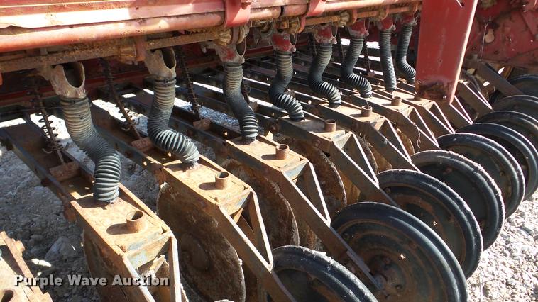 image for item DA8907 International 510 grain drill