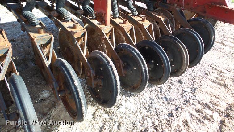 image for item DA8907 International 510 grain drill