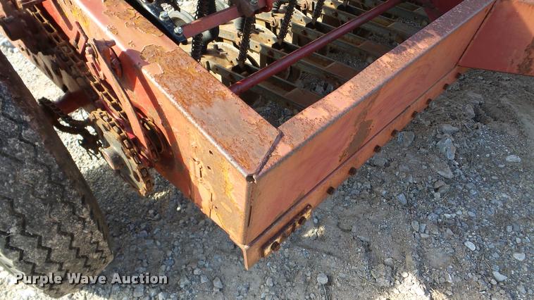 image for item DA8907 International 510 grain drill