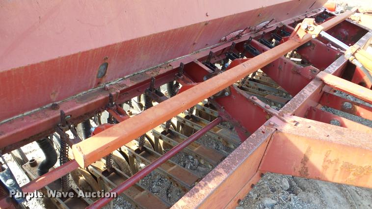 image for item DA8907 International 510 grain drill